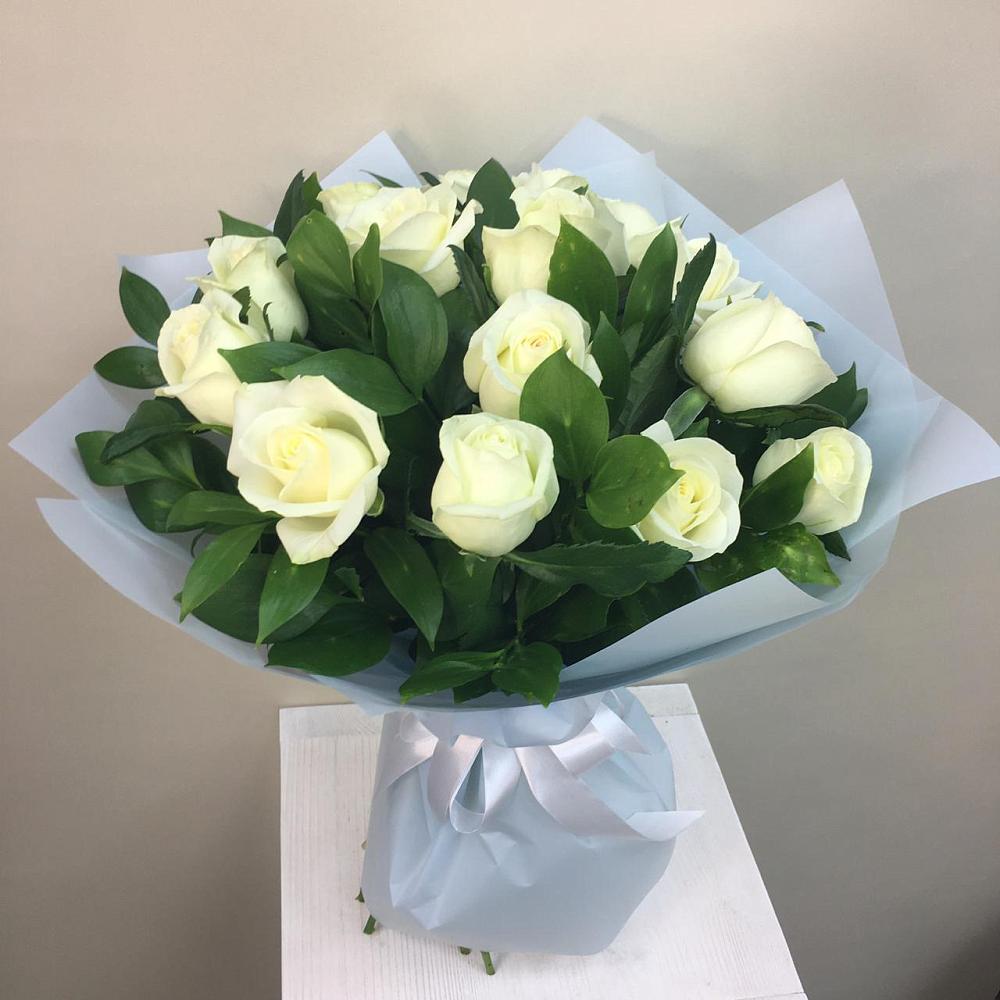 Букет 15 Белых роз Проуд в Видном