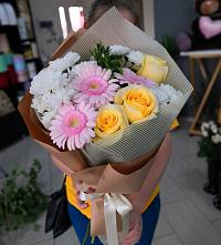 Букет цветов из:  Герберы, Розы и Хризантемы в Видном