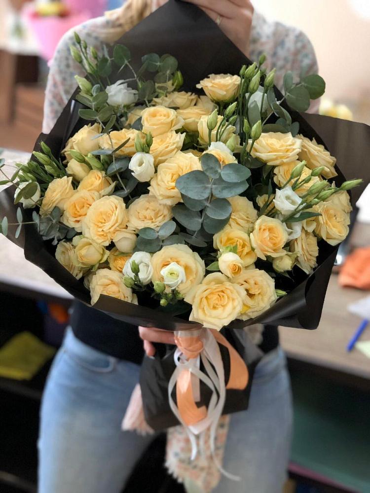 Букет цветов из: Розы и Лизиантусы в Видном