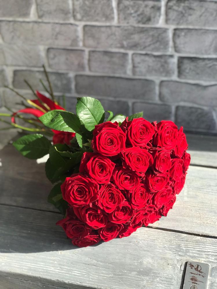 Букет Красные розы Фридом в Видном