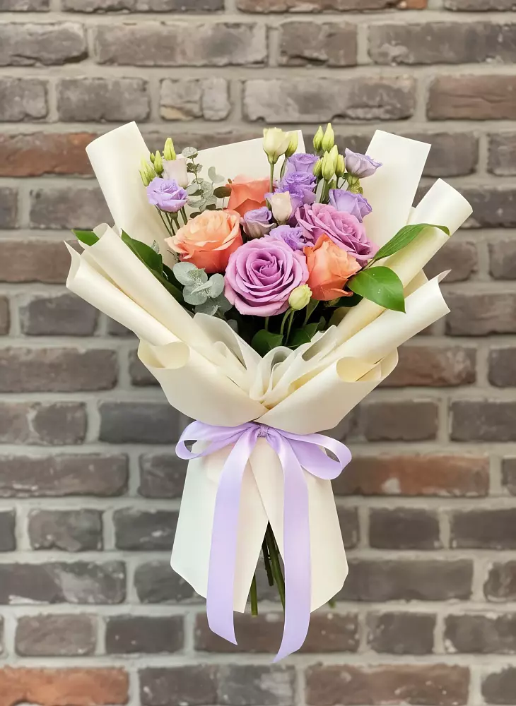 Букет цветов из: Лизиантусы и Розы в Видном