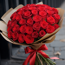 Букет 51 Красная роза Эдлесс Лав в Видном