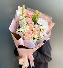 Букет цветов из:  Хризантемы и Розы в Видном