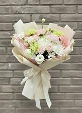 Букет цветов из:  Гвоздики, Розы, Лизиантусы и Хризантемы в Видном