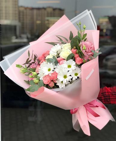 Букет цветов из: Розы, Лизиантусы и Хризантемы в Видном